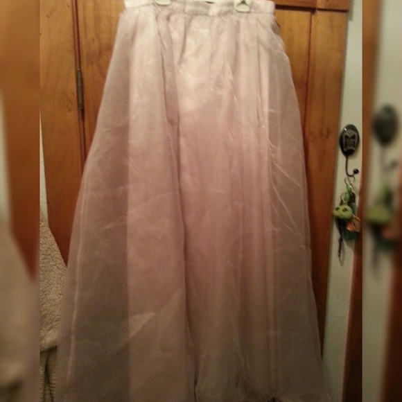 LC Lauren Conrad Dresses & Skirts - LAUREN CONRAD RUNWAY - Tulle Skirt - Size 14 LC Lauren Conrad Dresses & Skirts - LAUREN CONRAD RUNWAY - Tulle Skirt - Size 14